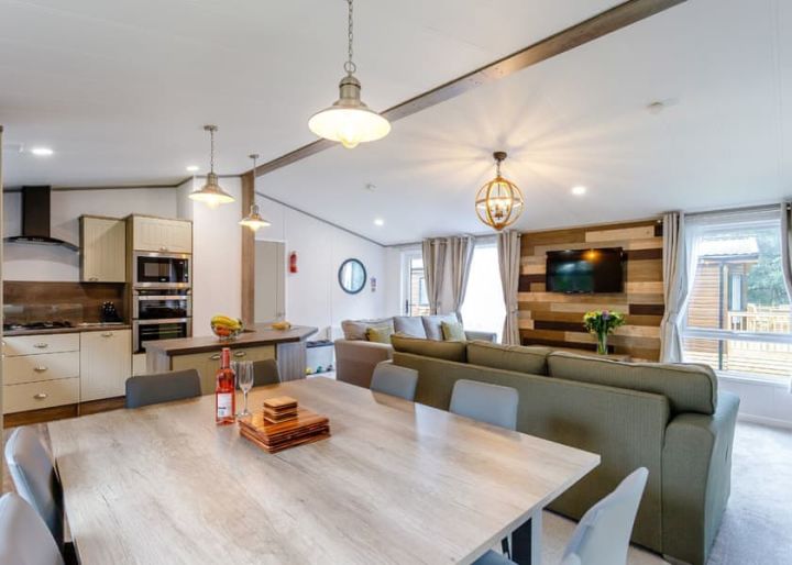 Nottinghamshire 4night Sherwood Forest lodge stay sleeps 8!